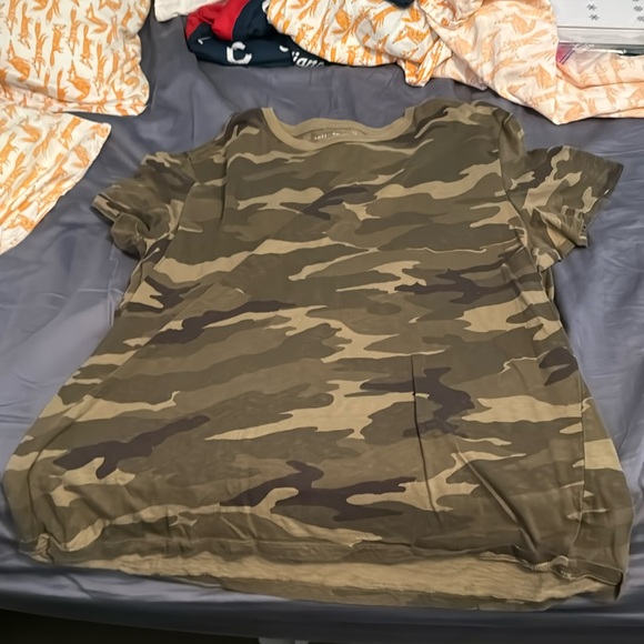 Guys American Eagle camouflage t-shirt - Picture 1 of 5